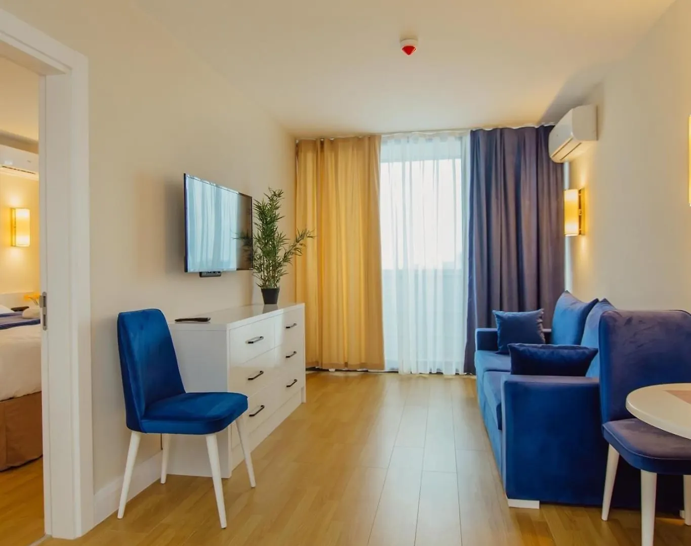 Hotel apartamentowy Apartment With Sea View Batumi Gruzja