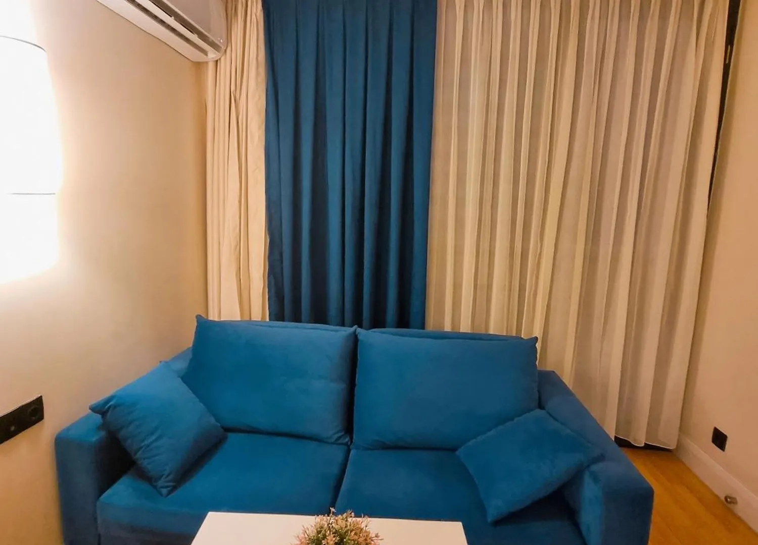 Hotel apartamentowy Apartment With Sea View Batumi