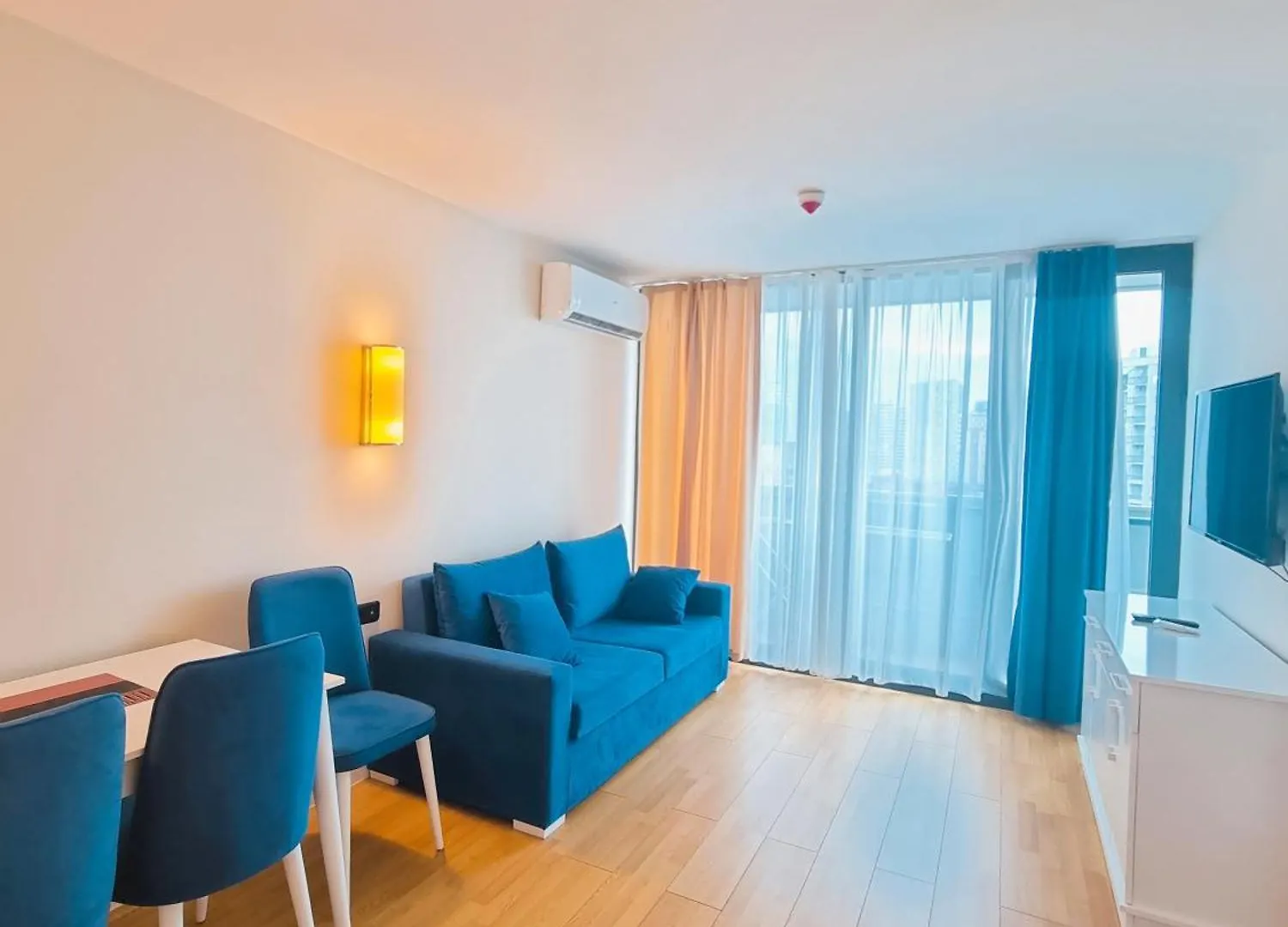 Apartment With Sea View Batumi 0*,