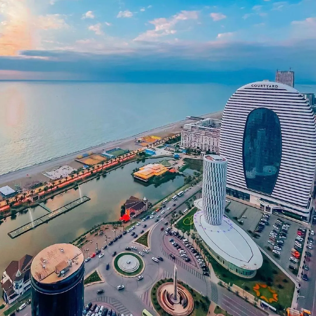 Apartment With Sea View Batumi 0*,